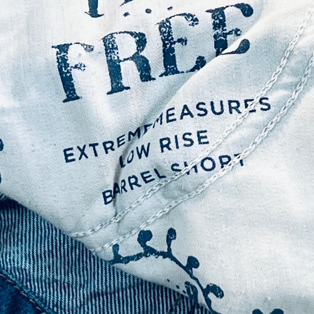 We The Free Free People Extreme Measures Barrel Shorts Size 28 Low-Rise - Picture 4 of 9